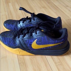 Nike KB Mentality GS Shoes Lakers Violet Gold